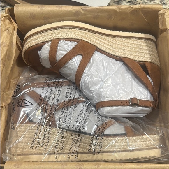 🆕 Lucky Brand “Carolina” Wedges wCrisscross Straps. 10. Brand New wBox!!💥💥 - Picture 9 of 12
